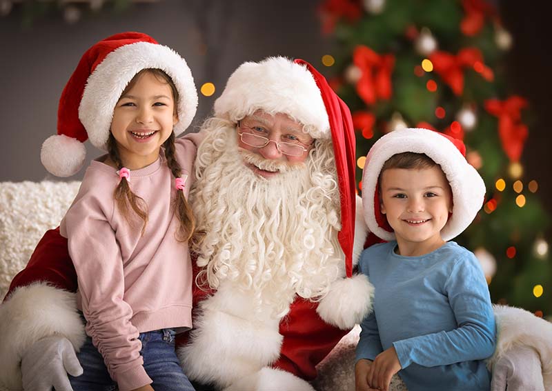 Santa Claus is Coming to the Lakes of Bella Terra Clubhouse