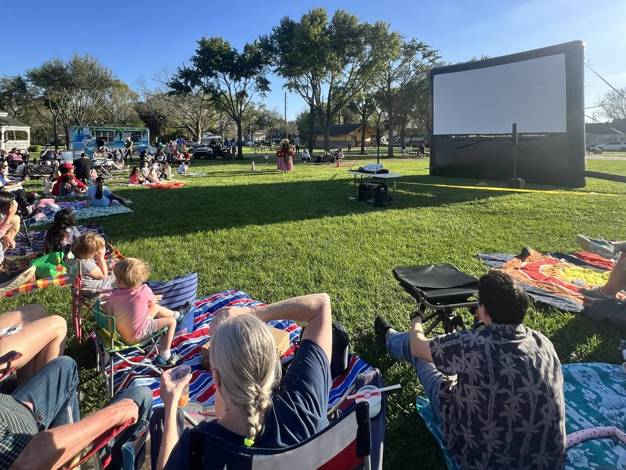 Free Fall Movie Nights Return to Tomball Depot Plaza With ‘Puss in Boots,’ ‘Wicked’ and a Holiday Community Choice