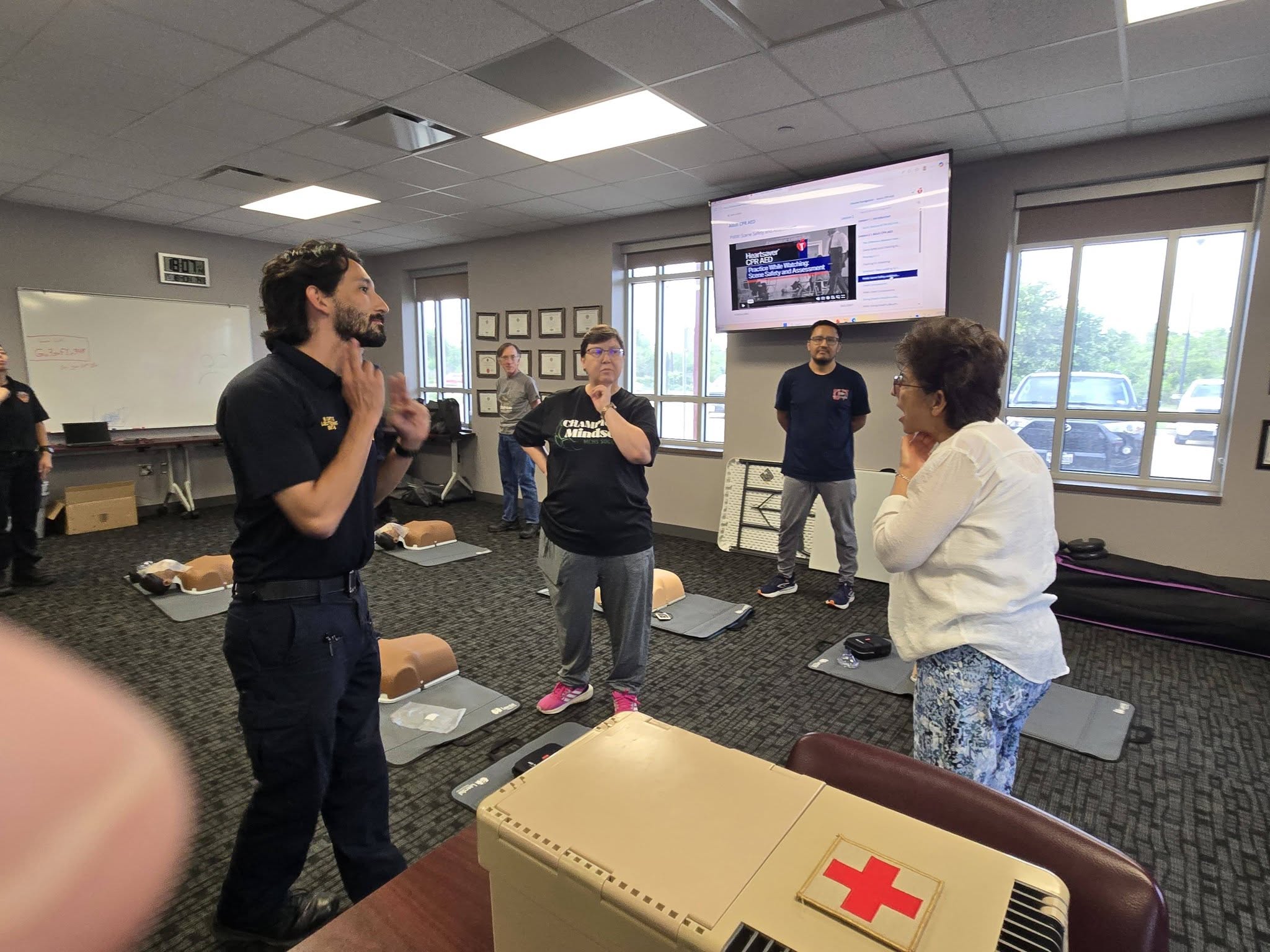 Free Fall CERT Classes Offer Williamsburg Settlement Residents Hands-On Emergency Preparedness Training