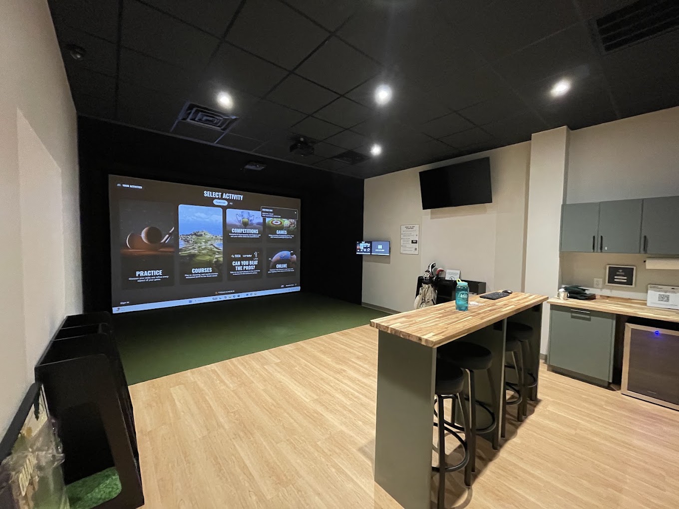 Another Nine Opens 24/7 Indoor Golf Experience Near The Woodlands in Oak Ridge North