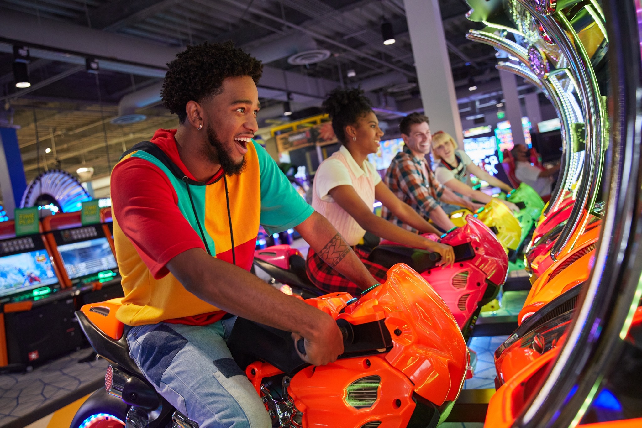 Round1 Willowbrook Mall Grand Opening Brings Bowling, Arcade and Karaoke Fun to Northwest Houston