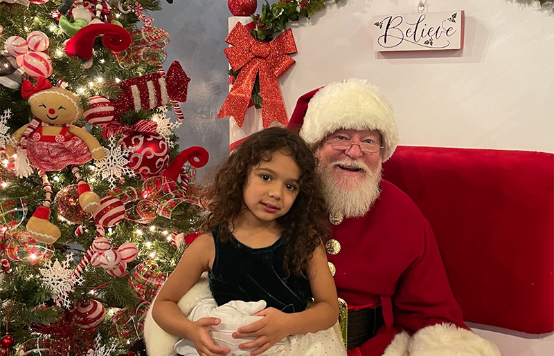 Santa’s Merry Mingle Brings Holiday Cheer and Hands-On Fun to The Woodlands Children’s Museum