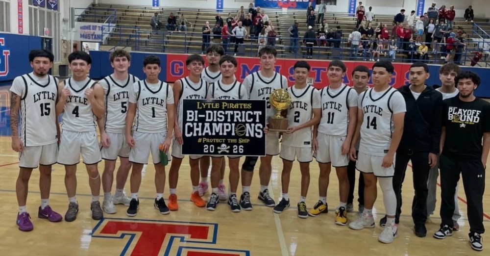 Lytle Pirates Basketball Advances to Round of 32 After Bi-District Championship Win Over Northern Oaks