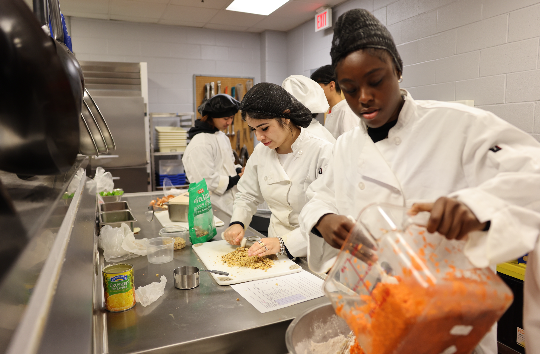 Universal City Mayor Visits Wagner High School Culinary Arts Program, Spotlighting Career Pathways for Judson ISD Students