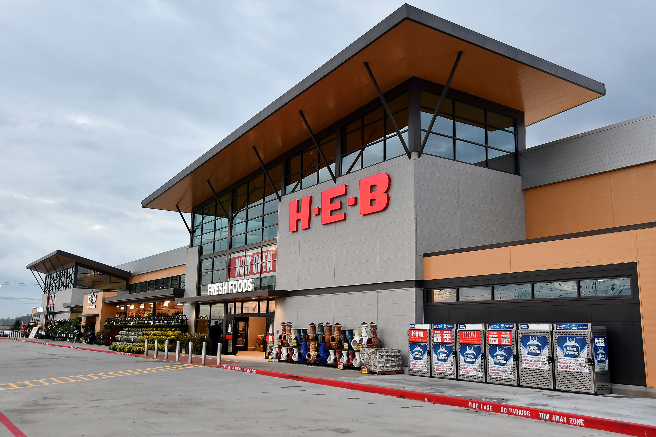 H-E-B to Anchor Valley Ranch Commerce District with New $45 Million Store in New Caney