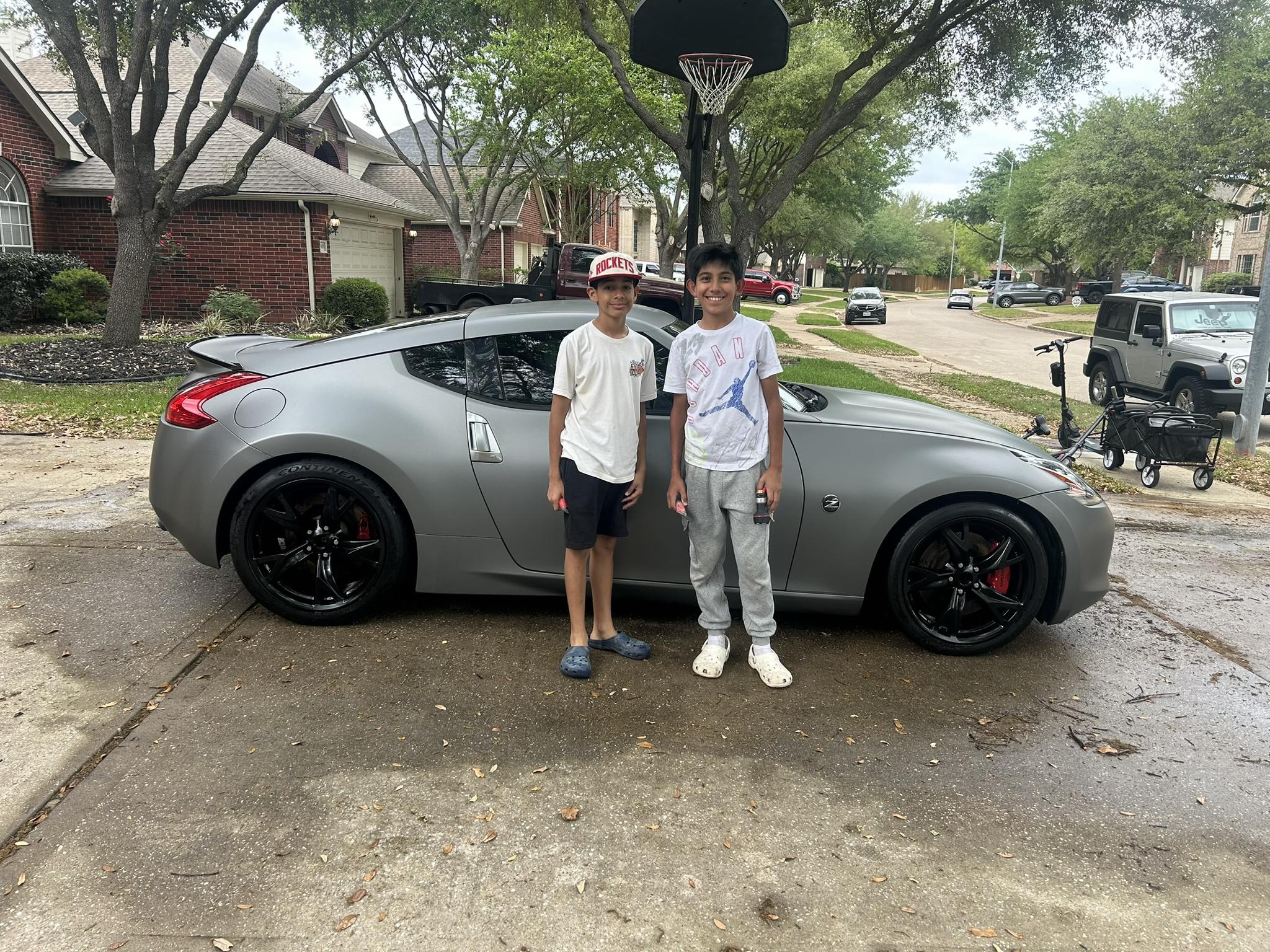 Young Entrepreneurs in Copper Lakes Turn a Simple Car Wash into a Lesson in Hard Work and Community Pride