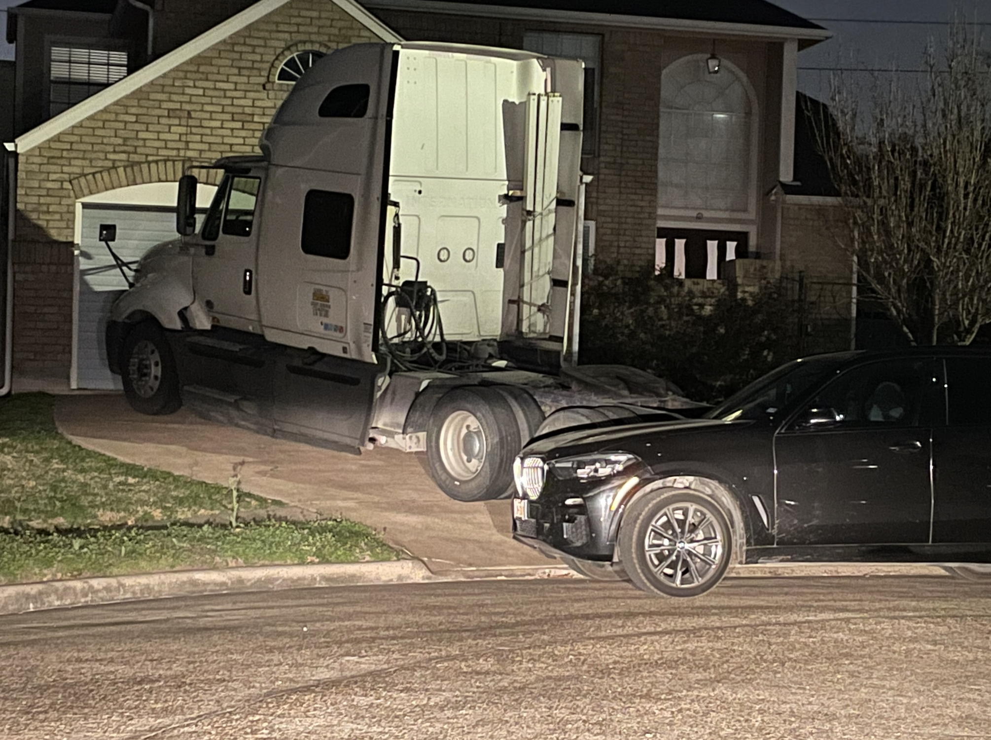 Commercial Truck Parking in The Colonies: What Applies in Unincorporated Harris County