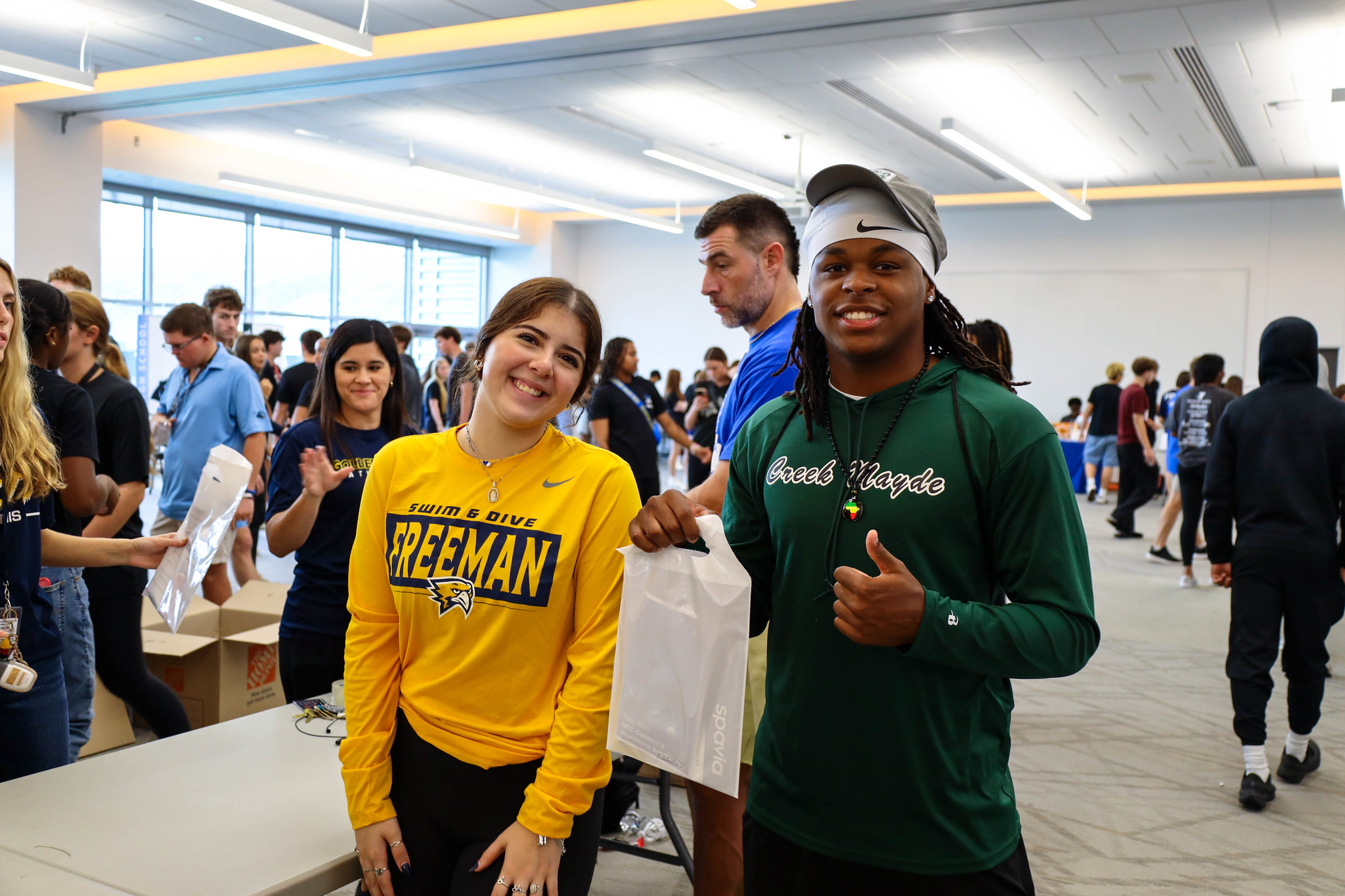 Katy ISD Student-Athletes Build Leadership Through Service at YMCA Turkey Dash and Bayou Bowl