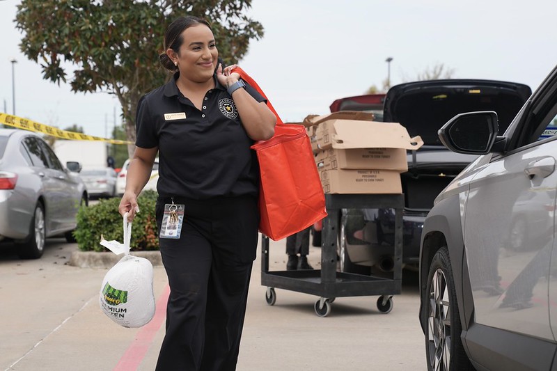 Thanksgiving Food Drives at Harris County Precinct 4 Community Centers Provide Relief and Hope for Over 200 Families