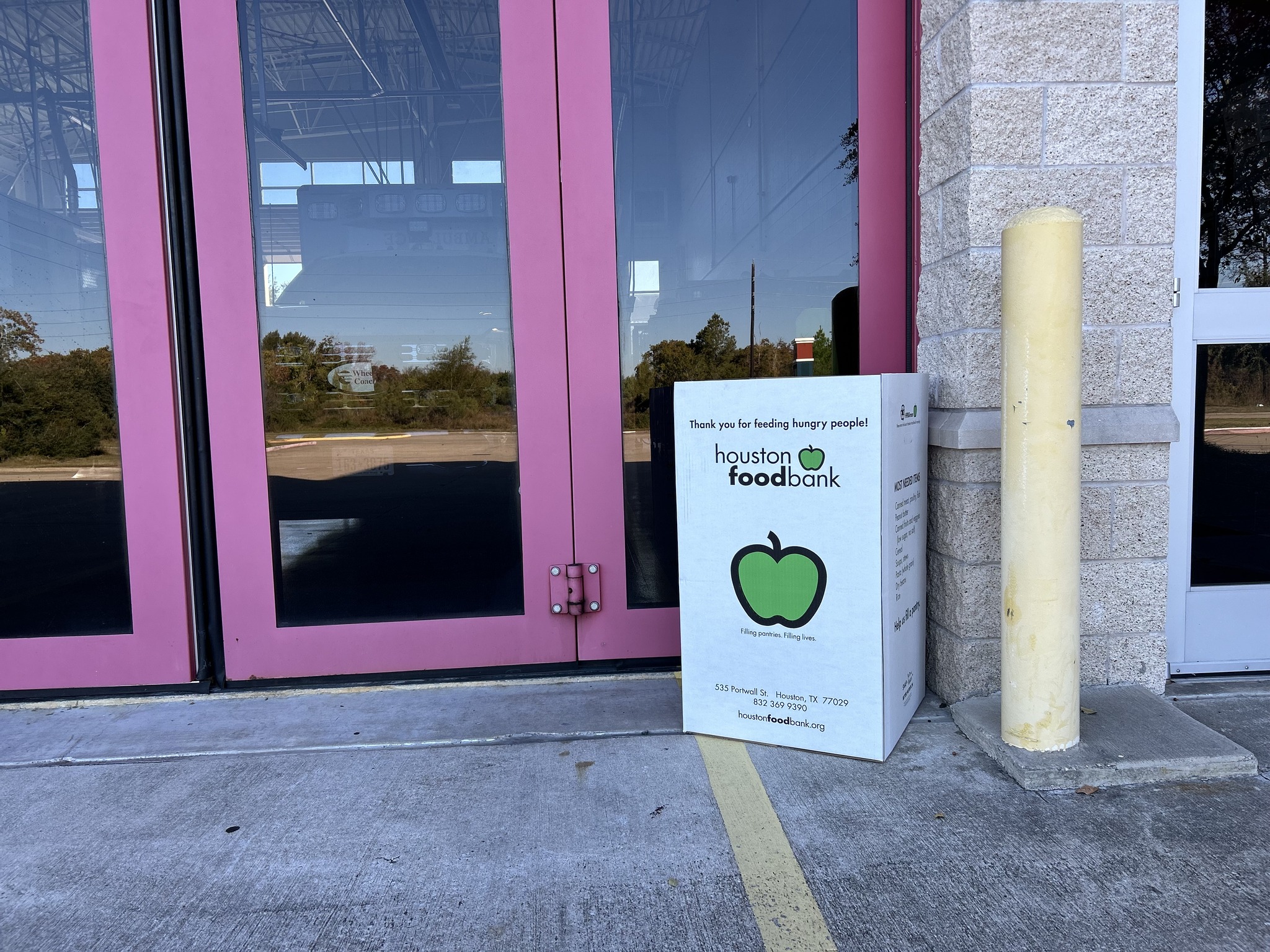 Governors Place Joins Forces with HCESD 48 and ABC13 for Holiday Food & Toy Drive