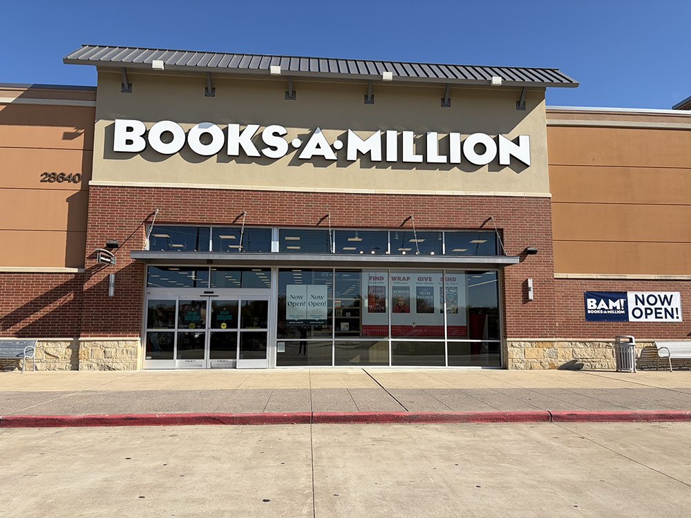 Books-A-Million Celebrates Grand Opening in Cypress with Family-Friendly Festivities