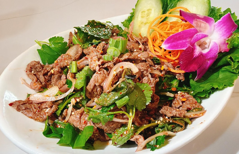 HOMM Thai Bistro Brings Generational Thai Flavors to Copperfield in Former Bananas Thai Location