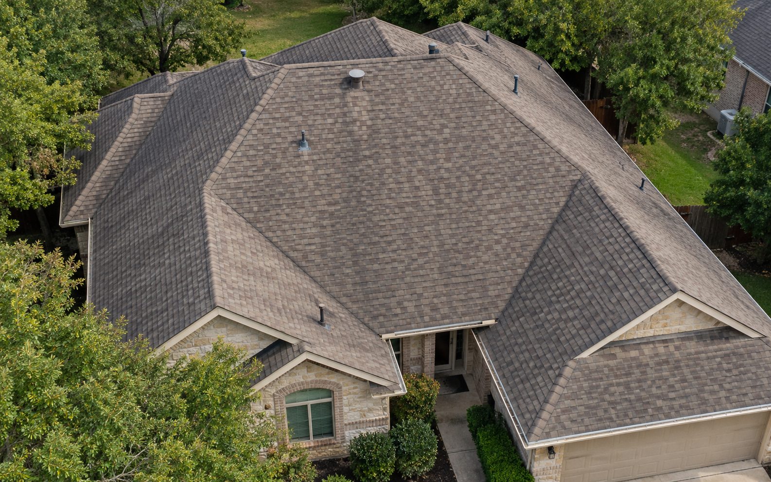 New Texas Insurance Rule Clarification Could Help Protect Westheimer Lakes Homeowners With Older Roofs