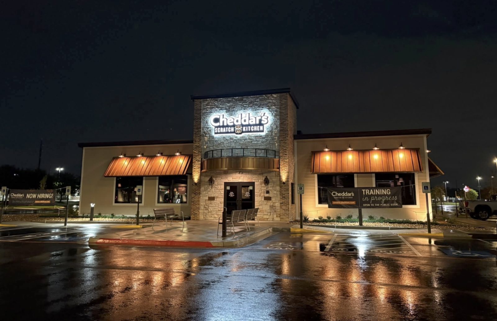 Cheddar’s Scratch Kitchen Sets Oct. 19 Opening Date for New Tomball Restaurant