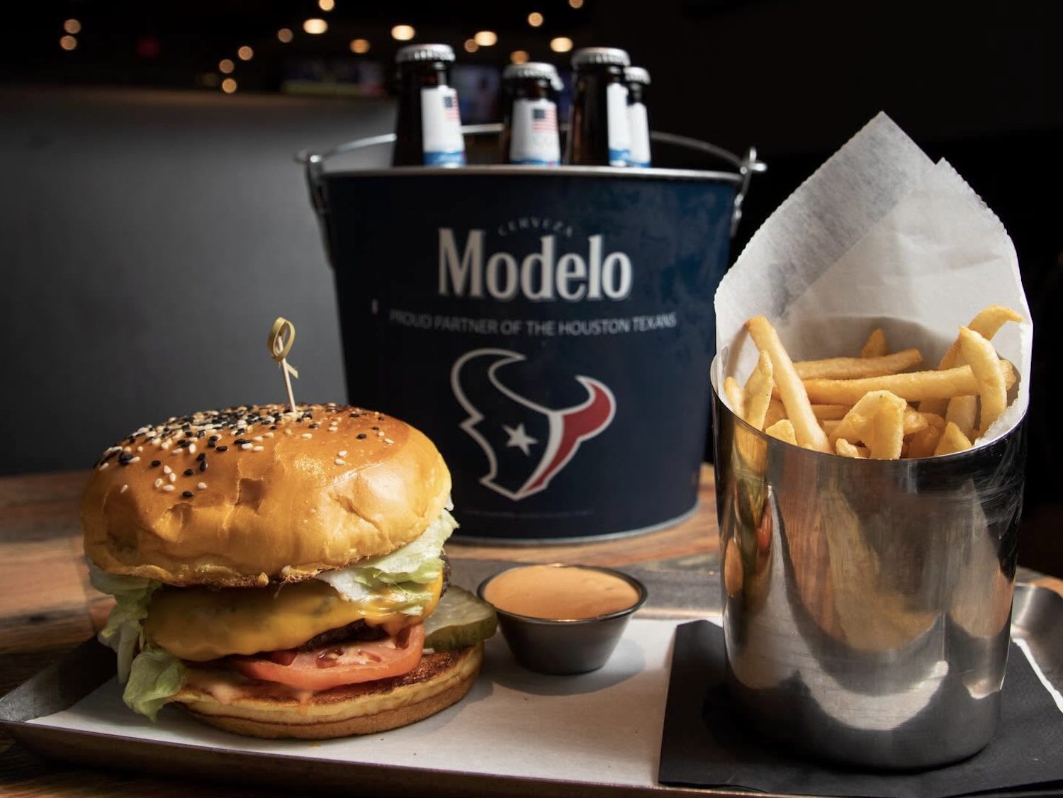 Spectators Bar & Grill Now Open in Conroe’s Grand Central Park With Weekend Brunch, Scratch-Made Food and 40 TVs