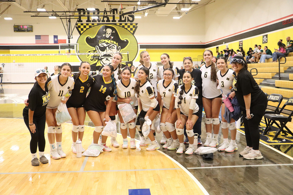Lytle Lady Pirates Volleyball Celebrates Back-to-Back District Wins, Strengthening Playoff Hopes