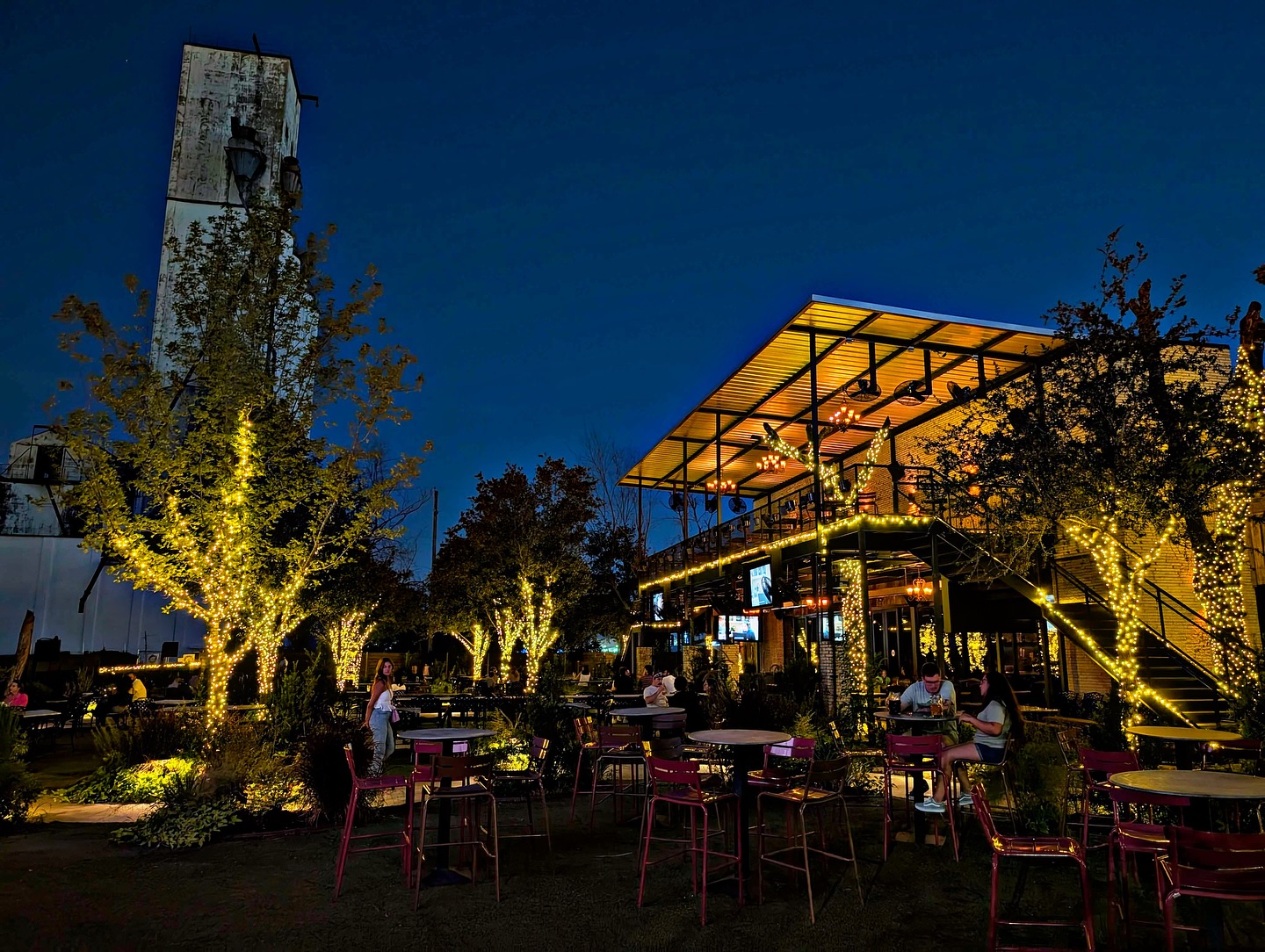 Fireflies & Foodtrucks Finds a New Home at Katy Beer Garden for Annual Katy ISD Education Foundation Fundraiser