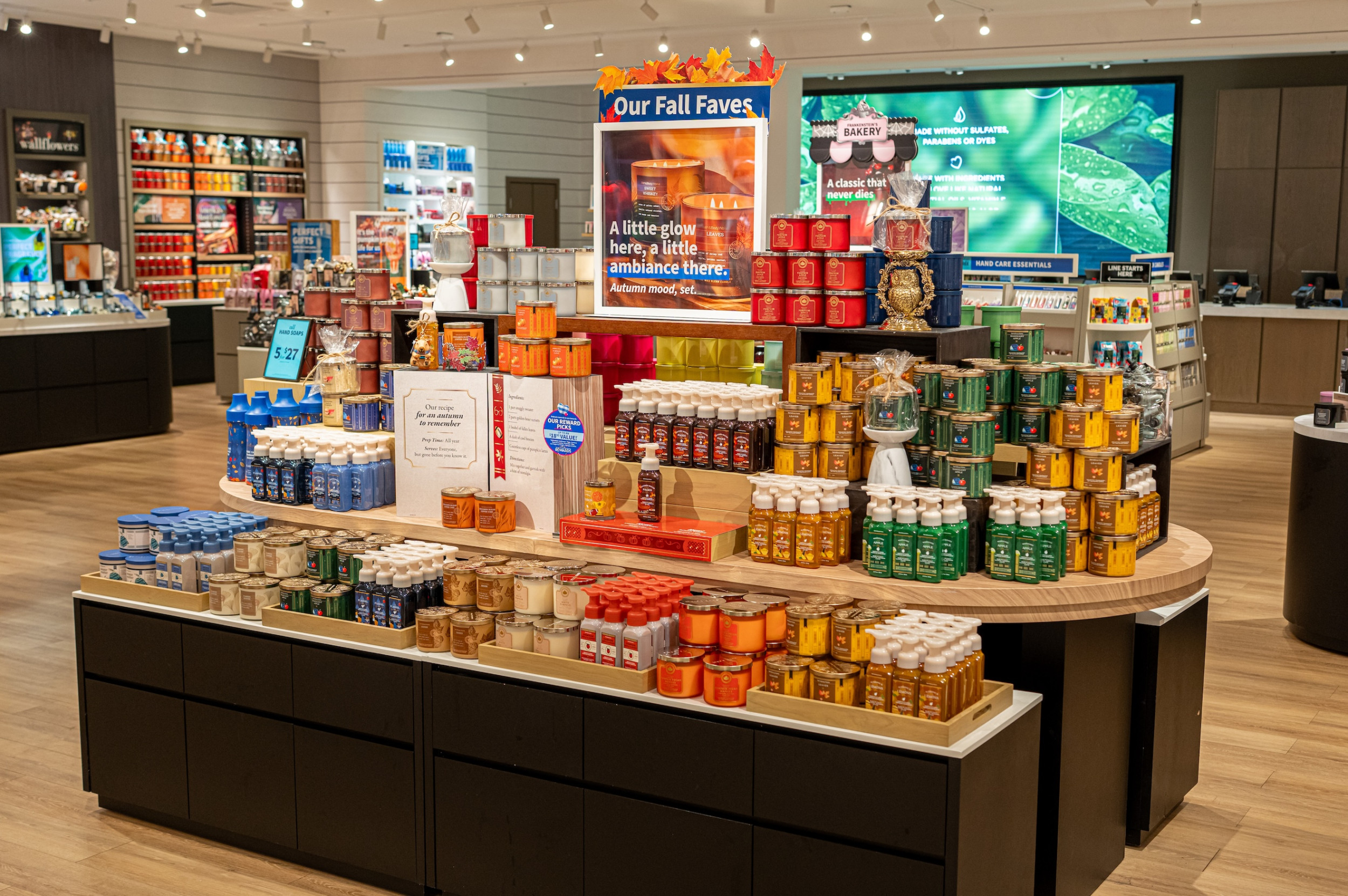 New Bath & Body Works Store Now Open at Cypress Towne Center, Featuring Latest Gingham+ Design