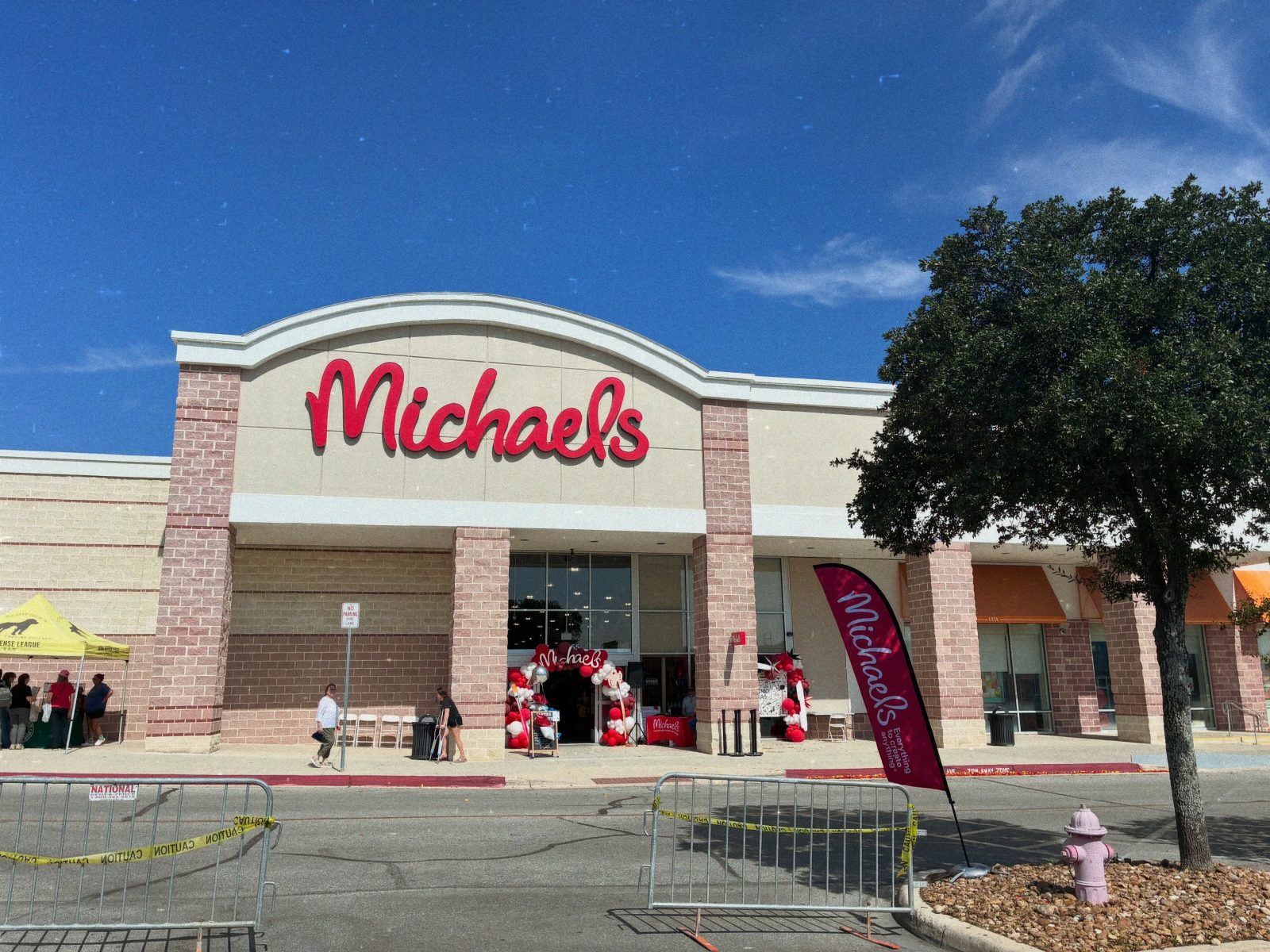 New Michaels Opens in Former JOANN at Bandera Pointe, Bringing Next-Generation Store Concept to San Antonio