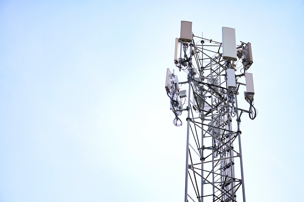 Fulshear Pauses 150-Foot Cell Tower Proposal at Jordan High School, Seeks More Data and Alternatives