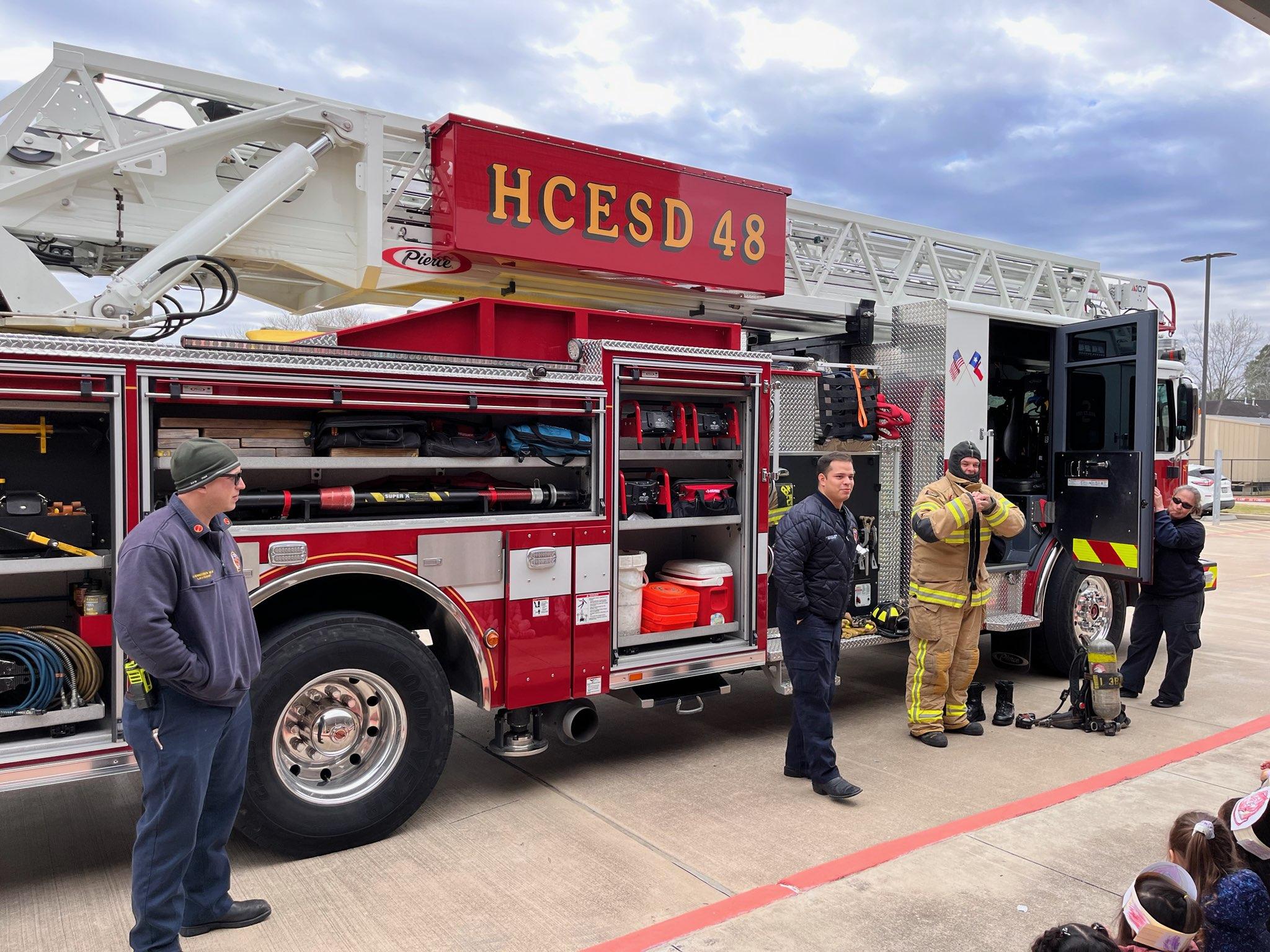 Memorial Park ES Gets Visit from Local Fire Department